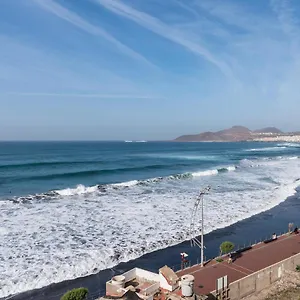 https://home2book-cozy-apartment-beach-front-las-canteras.in-canary-islands.com